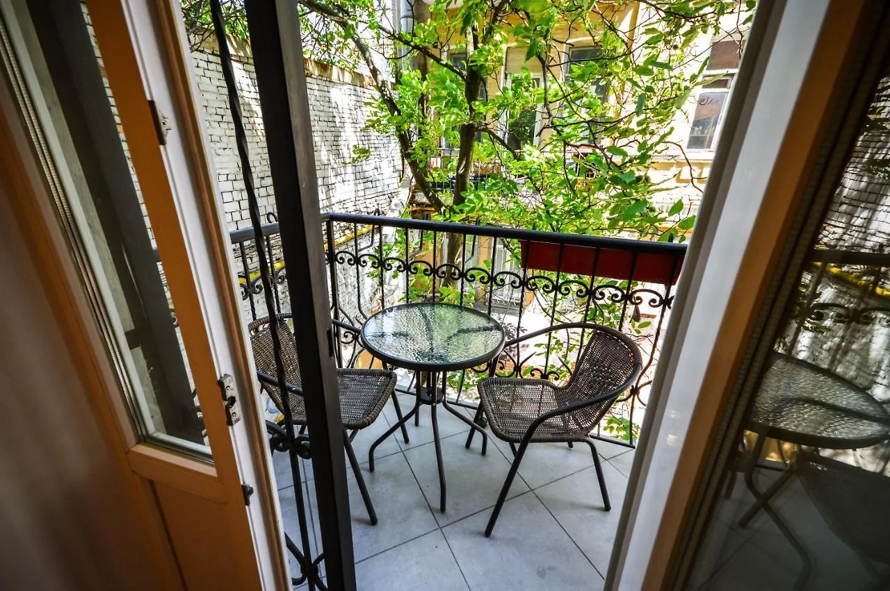 Kyiv Volcano Studio Apartment
